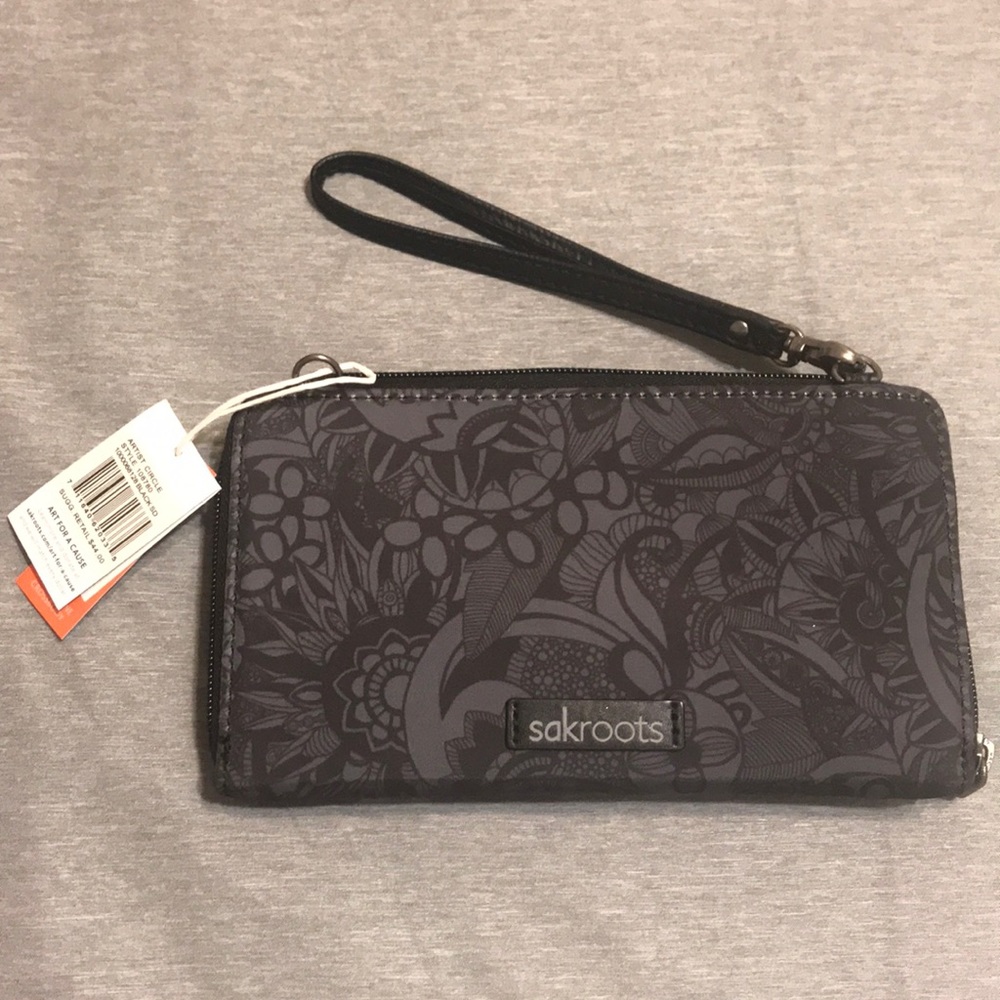 Wristlet clutch wallet